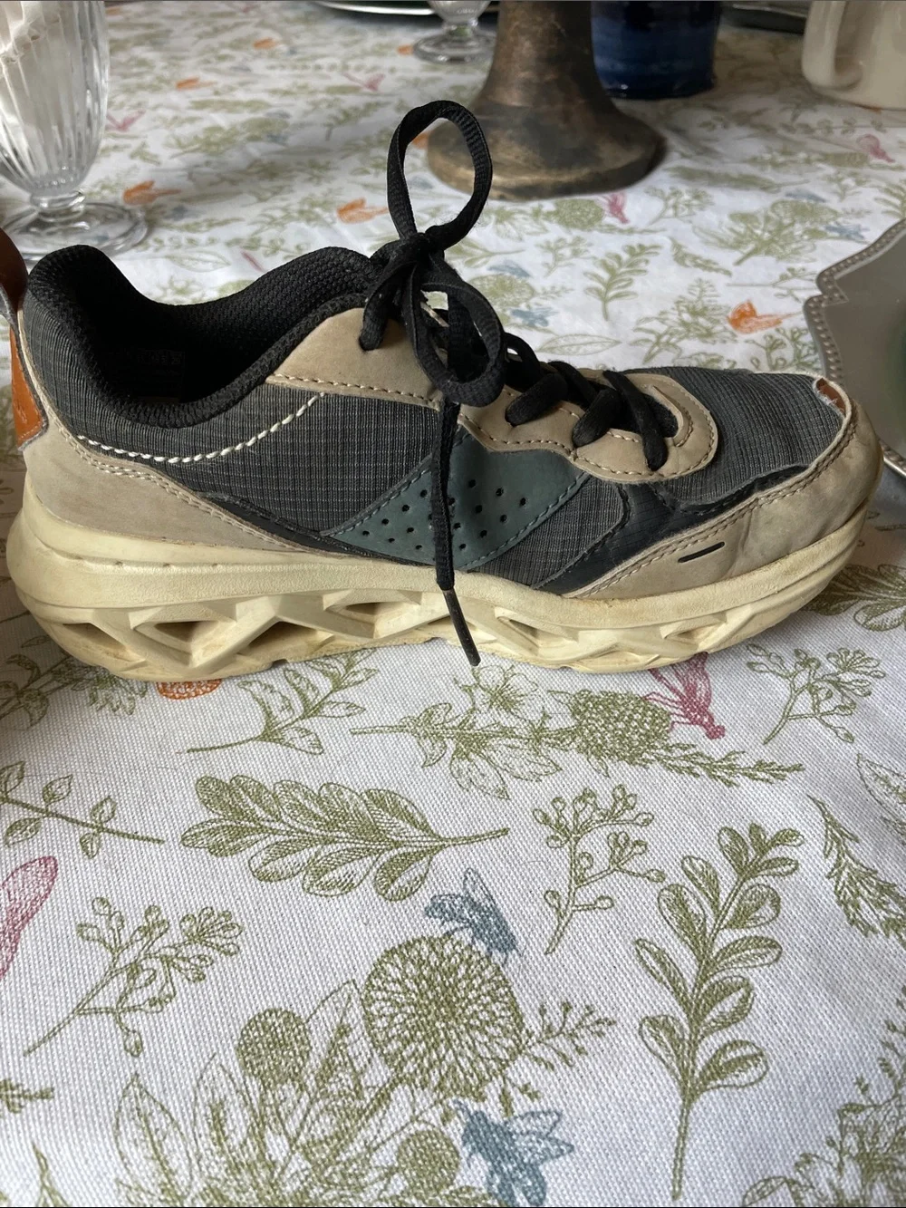 Skechers Kids SKX-1121  Black, Tan & Teal Athletic Sneakers Size 13.5